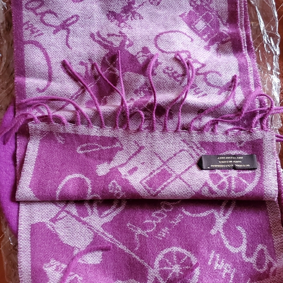 Coach Heritage Horse  Carriage Scarf and Beret in Amethyst - Picture 5 of 6